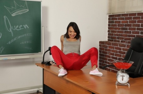 Wet And Pissy starring Christina Starr Porn Pics
